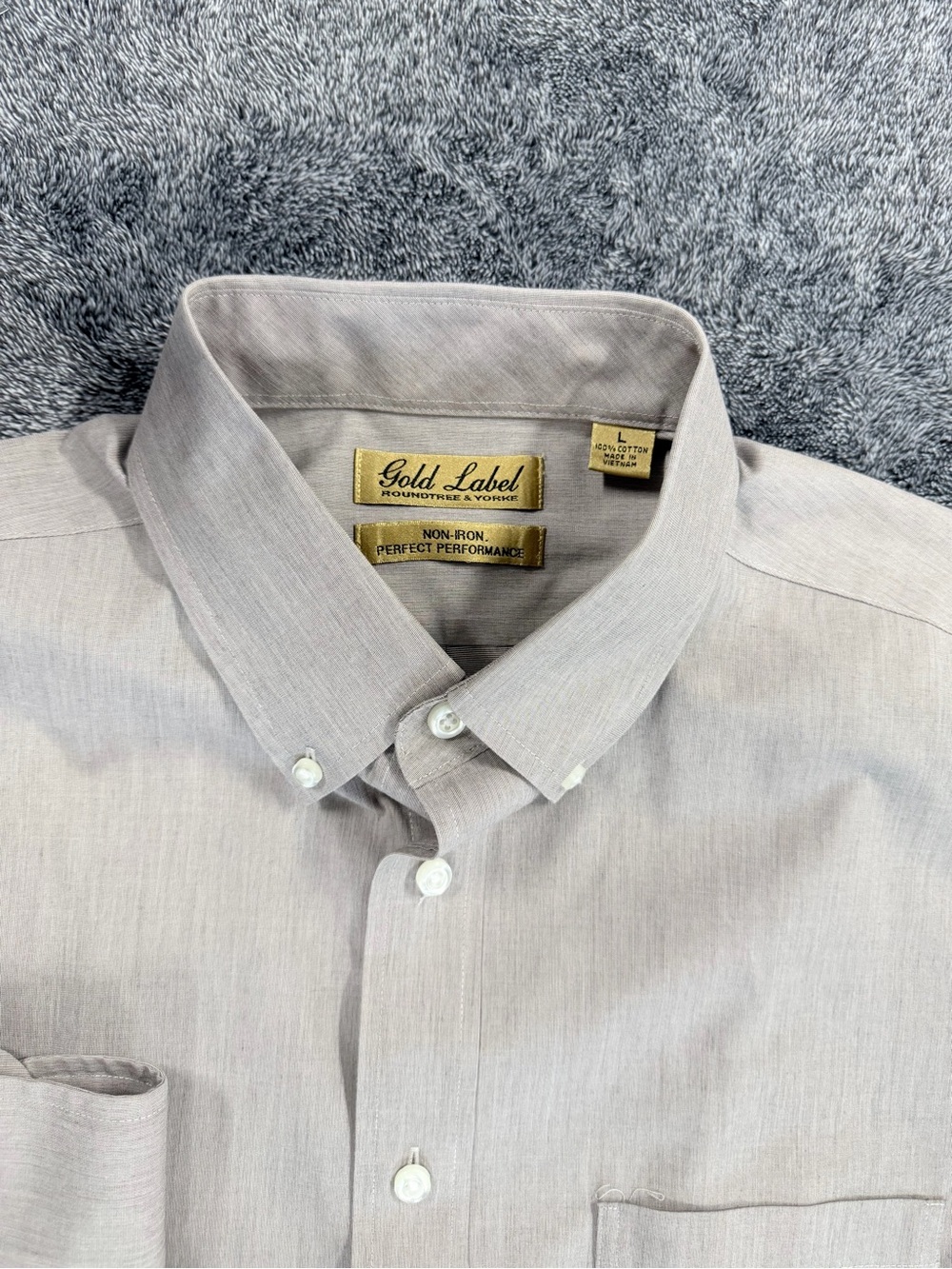 SKU 1326Roundtree & Yorke Gold Label Men's Button-Down Dress Shirt in Light Gray